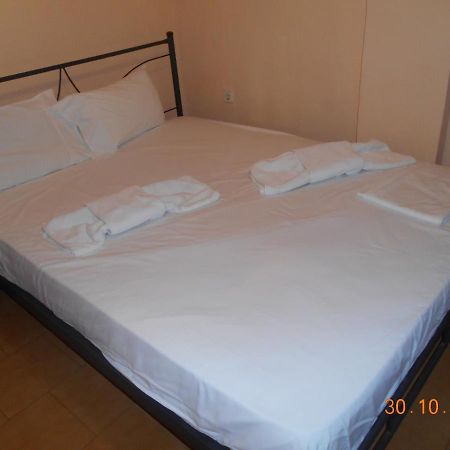 Melios Rooms Petalídhion 外观 照片