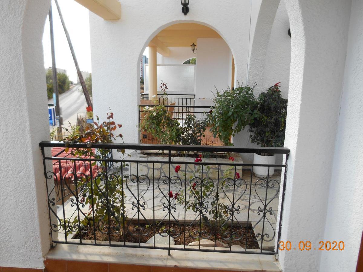 Melios Rooms Petalídhion 外观 照片