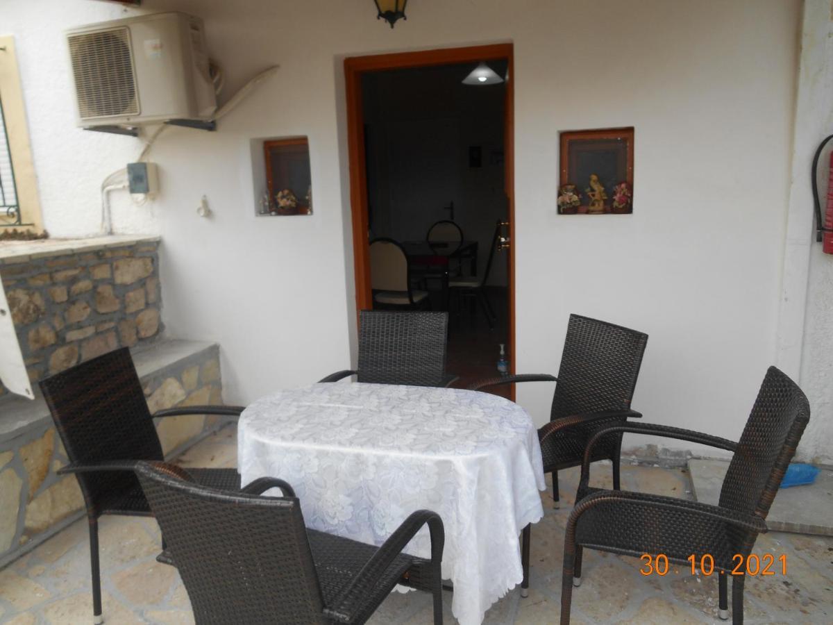 Melios Rooms Petalídhion 外观 照片