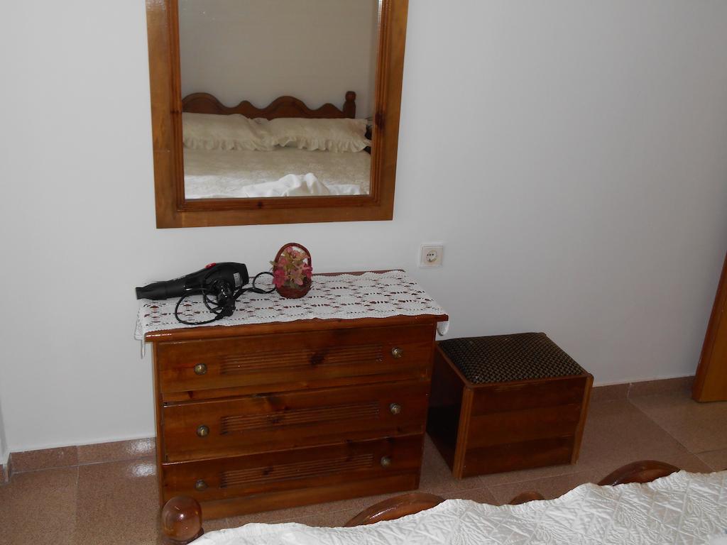 Melios Rooms Petalídhion 外观 照片